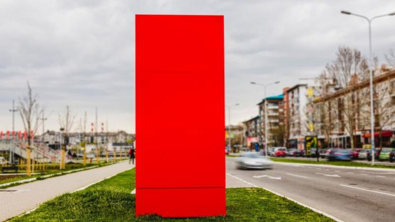 Totem fachada: como escolher o ideal para valorizar seu negócio