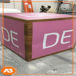 Display de mesa personalizado Display de mesa personalizado